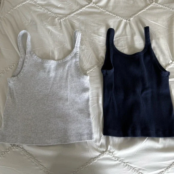 Brandy Melville cropped tanks - Picture 2 of 2
